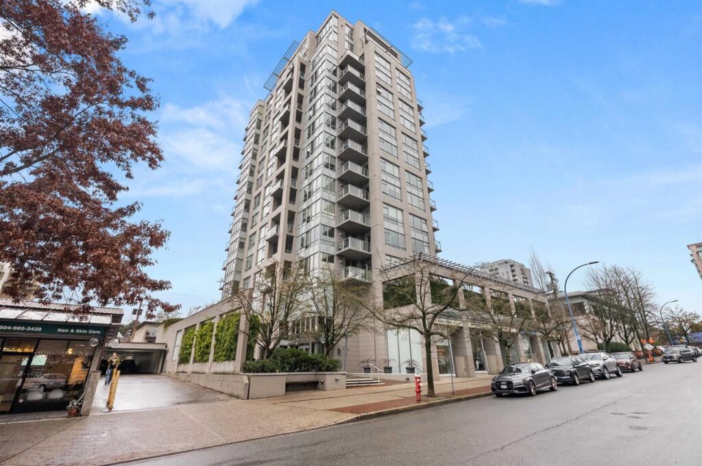 #1404 – 120 W. 16th Street